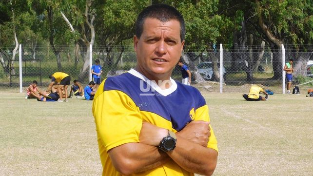 Matías Roteta es el director técnico de la Primera División del Club Náutico El Quillá.