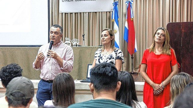 La facultad de Ciencias Económicas recibió a más de mil nuevos alumnos. Las carreras elegidas y el comienzo del año lectivo en la universidad.&nbsp;