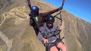 San Luis: cayó un parapente y murieron un instructor y una joven turista