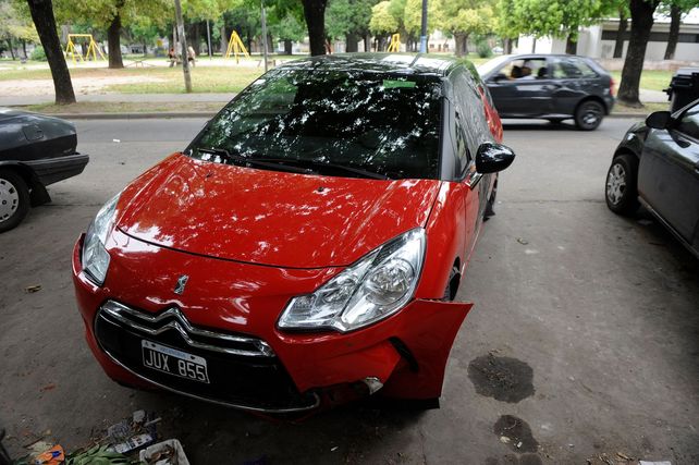 El auto en el que fueron ultimados Luis Medina y su novia en diciembre de 2013.&nbsp;