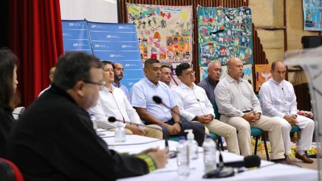 Los militares acusados durante una audiencia con familiares de sus víctimas en Ocaña.