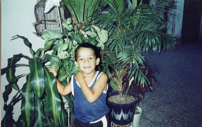 “Yo tomo parte de mi vida, de mi infancia y de mi presente, llevándolo a la escena y de esta manera dialogo en torno al bullying, la discriminación por orientación sexual", dijo Ruiz.