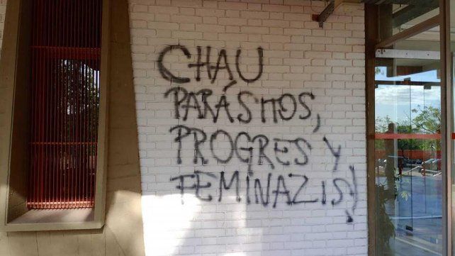 Pintadas con amenazas en la Universidad de Cuyo