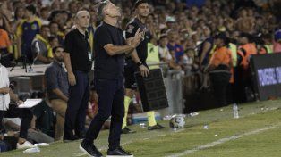 Ariel Holan viene moviendo lo justo y necesario. La única vez que cambió mucho fue ante Riestra, en la previa del clásico.