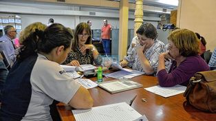 Los fiscales de los partidos verificarán las actas y los votos respectivos de cada mesa.