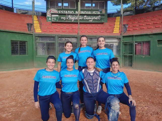 El seleccionado de sóftbol Femenino entrena en Paraná.