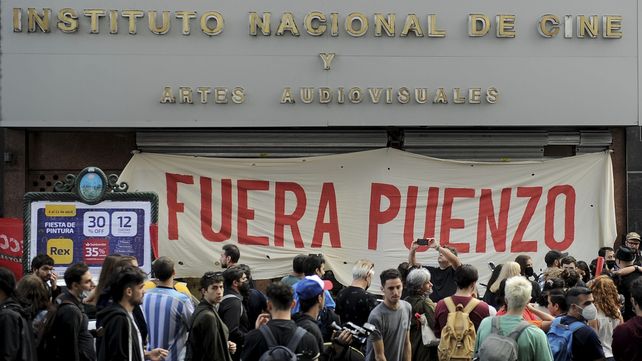 Incidentes durante una manifestación en el Incaa
