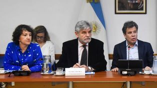 El ministro de Ciencia, Tecnología e Innovación Productiva, Daniel Filmus, junto al titular de la Comisión de la Cámara Baja, Facundo Manes (UCR),