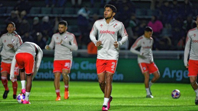 Robert Rojas es titular en River.