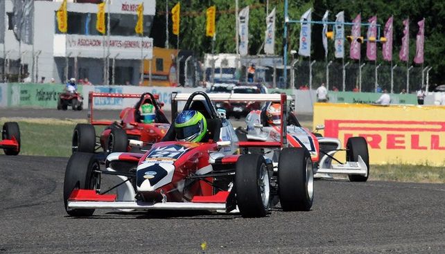 El paranaense Hernán Satler es el campeón de la Fórmula Renault