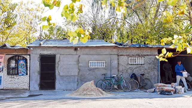 El frente de la vivienda de Blomberg al 2600 que recibi&oacute; una andanada de tiros en la semana.