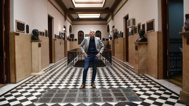 Carloni advirtió que no le cierra las puertas a nadie, incluso a la oposición.