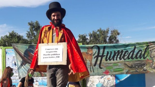 Militantes de la agrupación ambientalista repartieron volantes en avenida Génova y el río