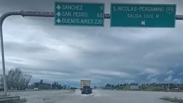 La autopista Rosario-Buenos Aires