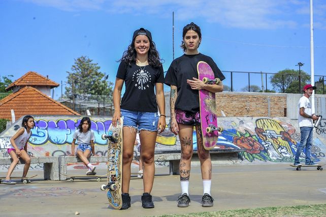 En Paraná cada vez más chicas patinan en skate