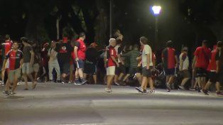 Agredieron a periodistas que cubrían la manifestación de los hinchas de Newells