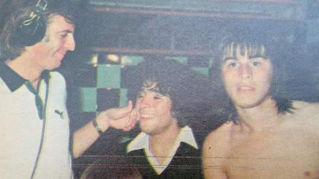 Tras el Mundial 78, Maradona jugó en Rosario y se vivió un primer indicio de su romance con Nápoles