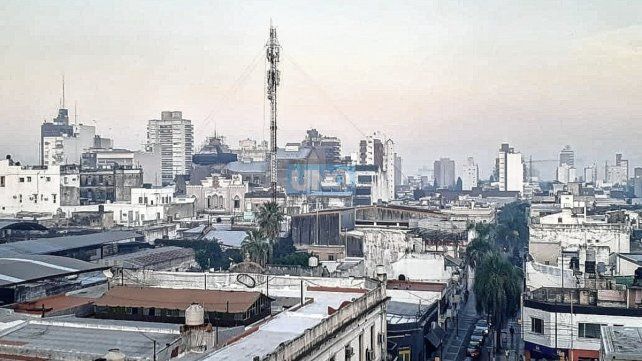 Paraná amaneció cubierta de humo proveniente del volcadero