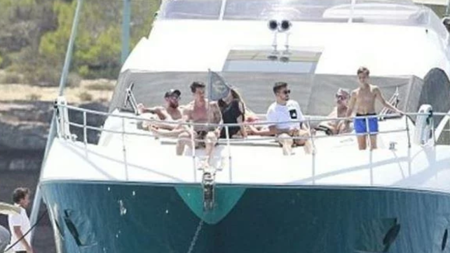 Las fotos de Antonela Roccuzzo que se lleva todas las miradas con los Messi en Ibiza