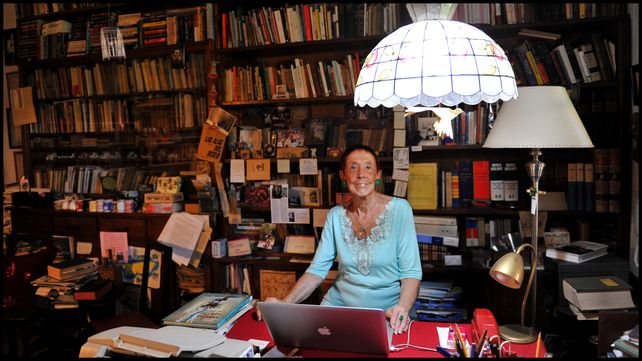 Su estudio y parte de sus libros