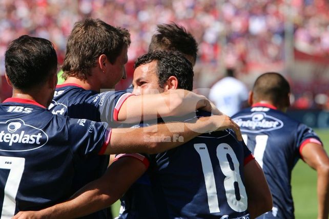 Unión le ganó a Godoy Cruz 2 a 0 y es uno de los escoltas de Boca