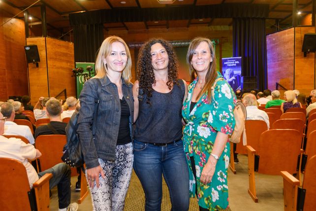 Natalia Giacosa, Mariela Roldán y María Bezzos. 