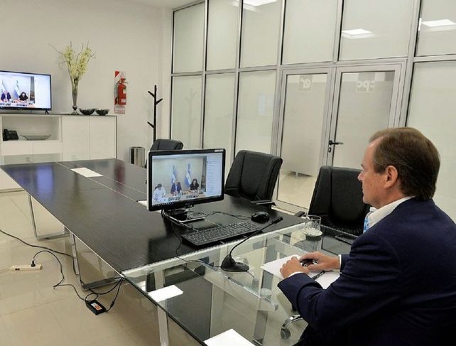 El gobernador Bordet suspendió el corte de servicios por 180 días