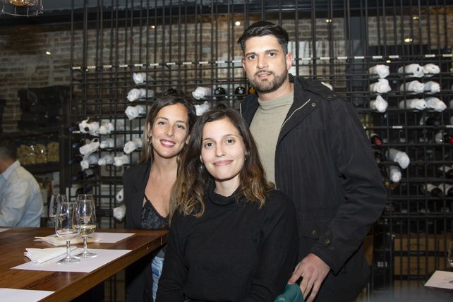 Brusella Valquinta, Sofía Gaspar y Emilio Anunziato.
