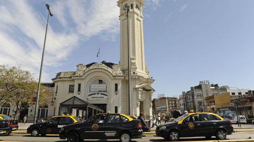 Mujeres taxistas pidieron una refuncionalización de la dársena de taxis de la Terminal