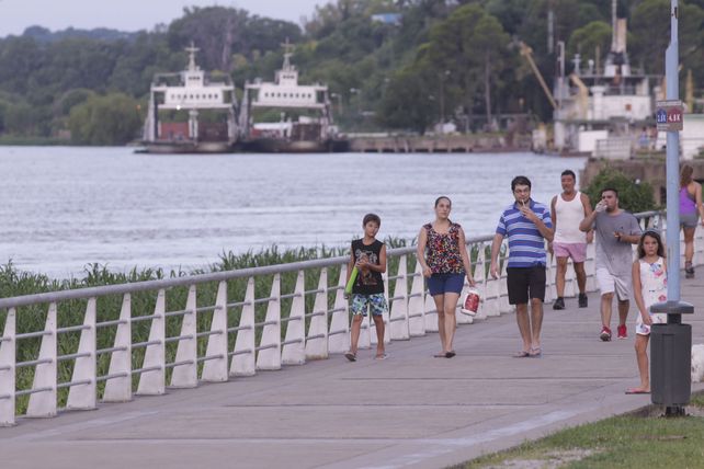 El río Paraná desde la costanera.&nbsp; 