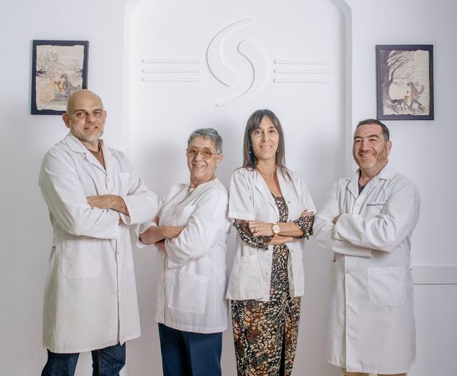 De izq a decha, Cristi&aacute;n Arce, Mar&iacute;a M&oacute;nica Torres, Betina Pa&iacute;s y Gabriel Fern&aacute;ndez Militello, socios de Sylabus.
