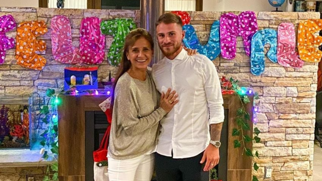 Alexis Mac Allister junto a su mamá