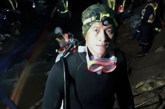 Murió un buzo que trabajaba en el rescate de los chicos en cueva de Tailandia