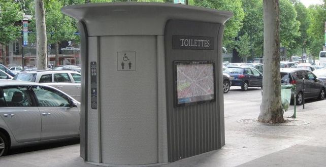 Proponen colocar baños públicos seguros en espacios públicos
