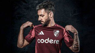 Nacho Scocco presentó la nueva camiseta de River y los hinchas deliraron en redes sociales.