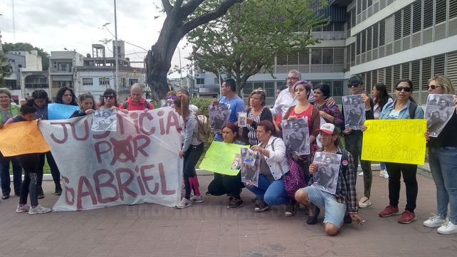 Reclamo de Justicia por Gabriel Gusman frente a Tribunales: Fue fusilado de la peor manera