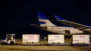 Coronavirus: llegó otro avión con vacunas chinas y Argentina supera los 23 millones de dosis recibidas