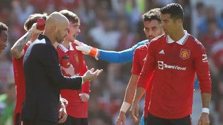 El neerlandés Ten Hag y Cristiano Ronaldo, una relación que parece no transita por el camino de la buena onda.