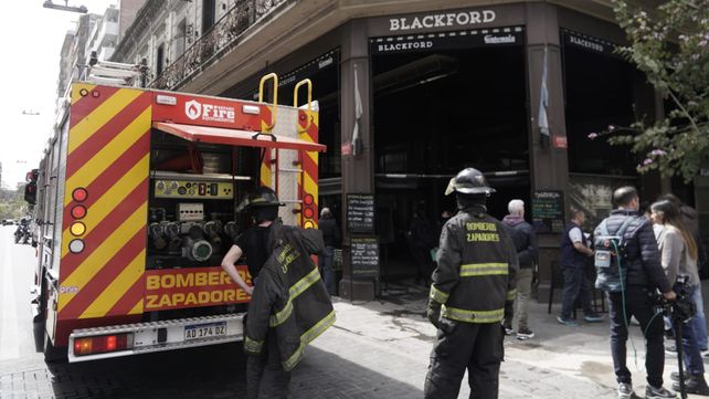 Incendio en el bar de Maipú y Córdoba.&nbsp; La situación quedó controlada poco después