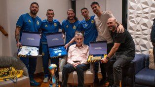 Central conmovedor: los jugadores visitaron al Patón Bauza antes del partido