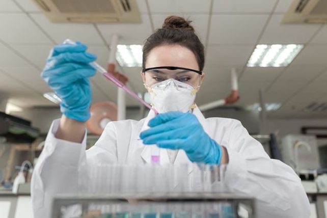 Científicos británicos lograron detectar cáncer de útero con un simple test de orina