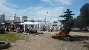 Trabajadores suspendidos de Sancor acampan en la planta