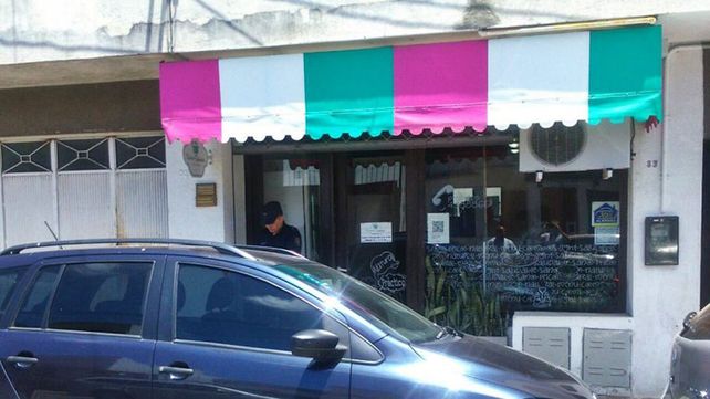 El padre de la bebé bajó del auto a buscar una vianda de comida saludable