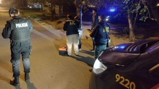 Un hombre de 32 años fue acribillado a balazos cuando entraba en su casa, ubicada en José Ingenieros y Ecuador, en Villa Gobernador Gálvez.&nbsp;