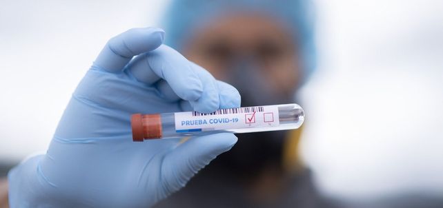 Test. Un comité de científicos argentinos hace el seguimiento sobre las variantes del virus.