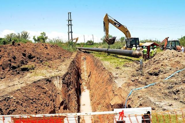 Acueducto Desvío Arijón: colocaron un caño debajo de la autopista “Brigadier López”