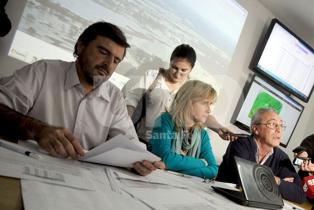 El Centro de Operaciones del Gobierno de la Ciudad se reunió esta mañana para evaluar la situación en Santa Fe por la creciente del Paraná.