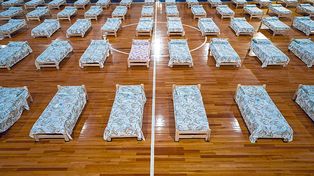 Hay más camas de terapia intensiva por habitante que España e Italia