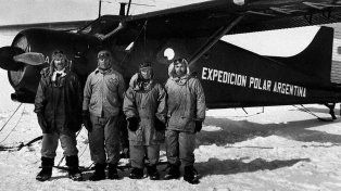 Una decena de soldados enrolados en la Operación 90, encabezados por el entonces coronel Jorge Edgard Leal, se convirtieron el 10 de Diciembre de 1965 en la primer expedición terrestre organizada por Argentina en alcanzar el Polo Sur.