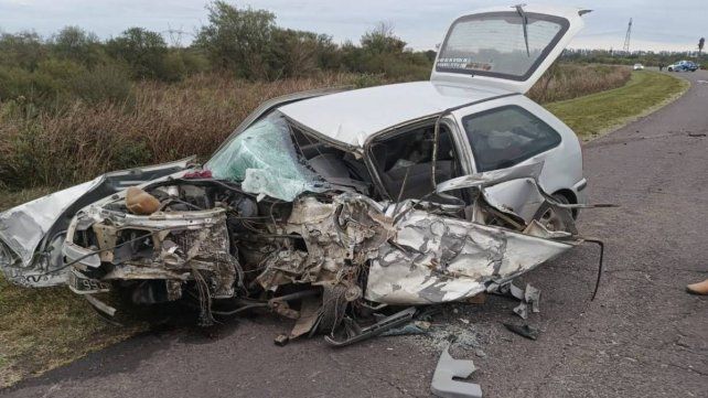 El choque frontal se registró este miércoles en la Ruta 32 cerca de María Grande. Tres personas fueron rescatadas entre los hierros y hospitalizadas.